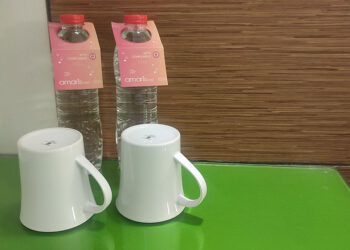 Flight Attendant Reveals Why You Should Put a Bottle of Water Under Your Hotel Bed