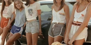 10 Ways BFF Relationships Have Changed From The ’90s To Today
