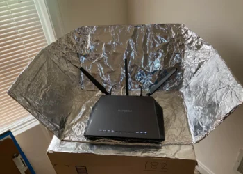 Why You Should Try Putting Aluminum Foil Behind Your Router